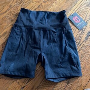 Born Primitive Black High Rise Shorts Women’s Medium Athletic Gym Pocket Biker